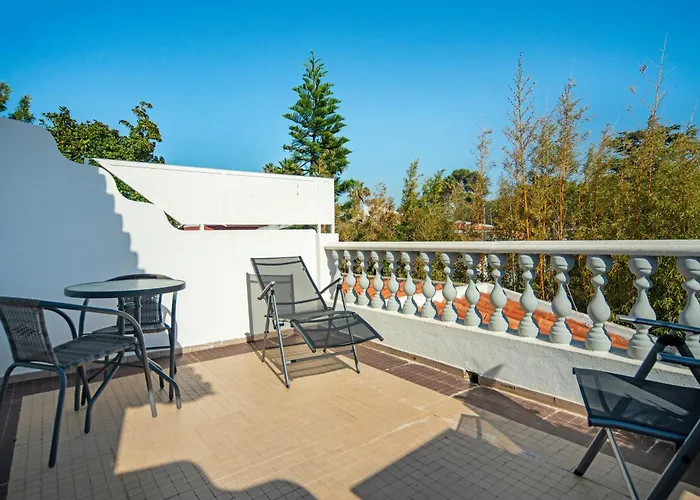 4-bedroom House In Cascais, Near Guincho Feriehus *
